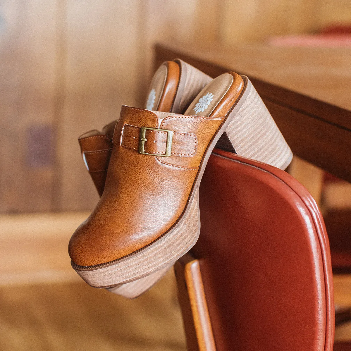 Larry Platform Clog