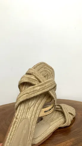 V BY VERY FLIP FLOP